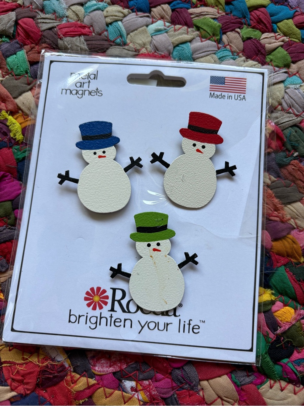 ROEDA HAND-PAINTED METAL SNOWMAN MAGNET